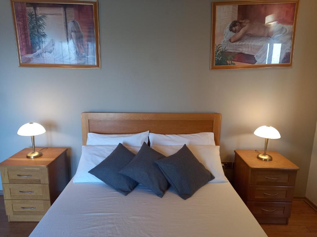 The Boat House room 3